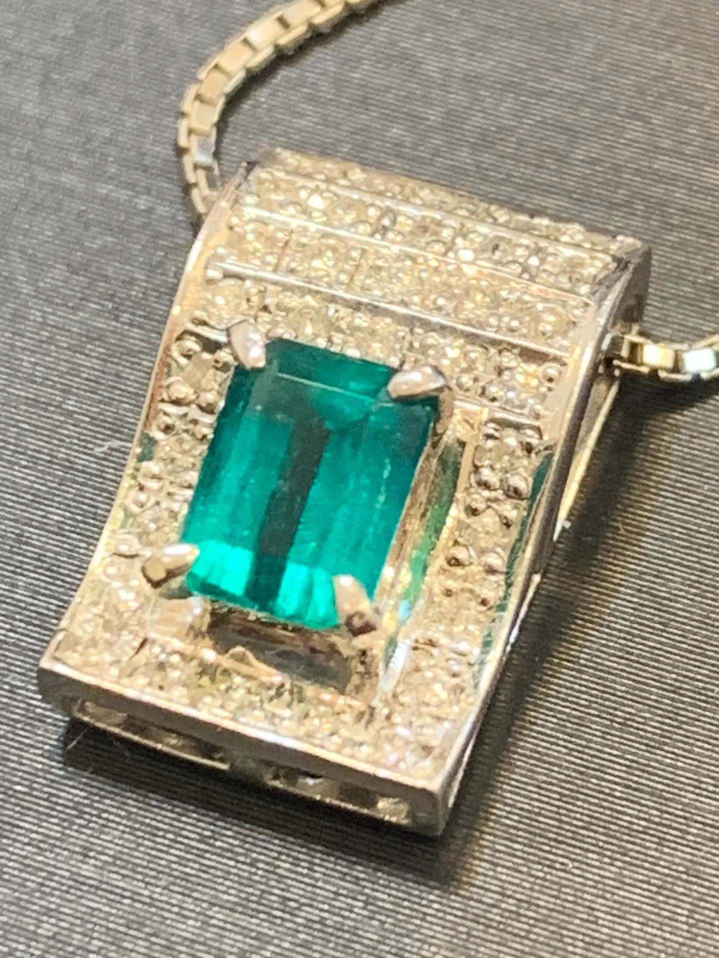 【エメラルド】